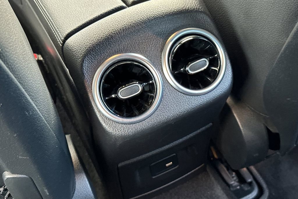 Used 2021 Mercedes-Benz CLA 250 image 13