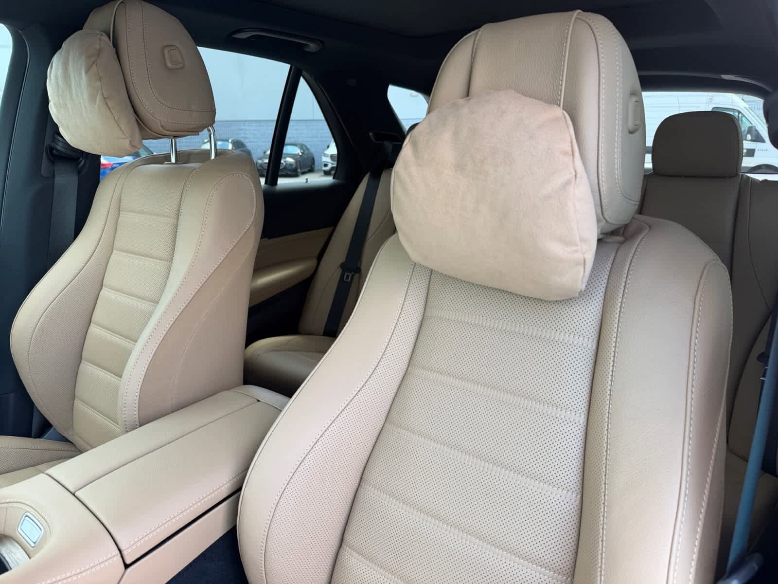 Used 2014 Mercedes-Benz E 350 4MATIC Sedan image 13