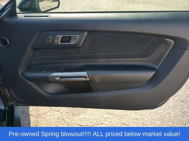 Used 2016 Ford Mustang Shelby GT350 w/ Technology Package RWD image 39