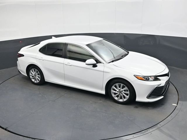 Used 2022 Toyota Camry LE image 17