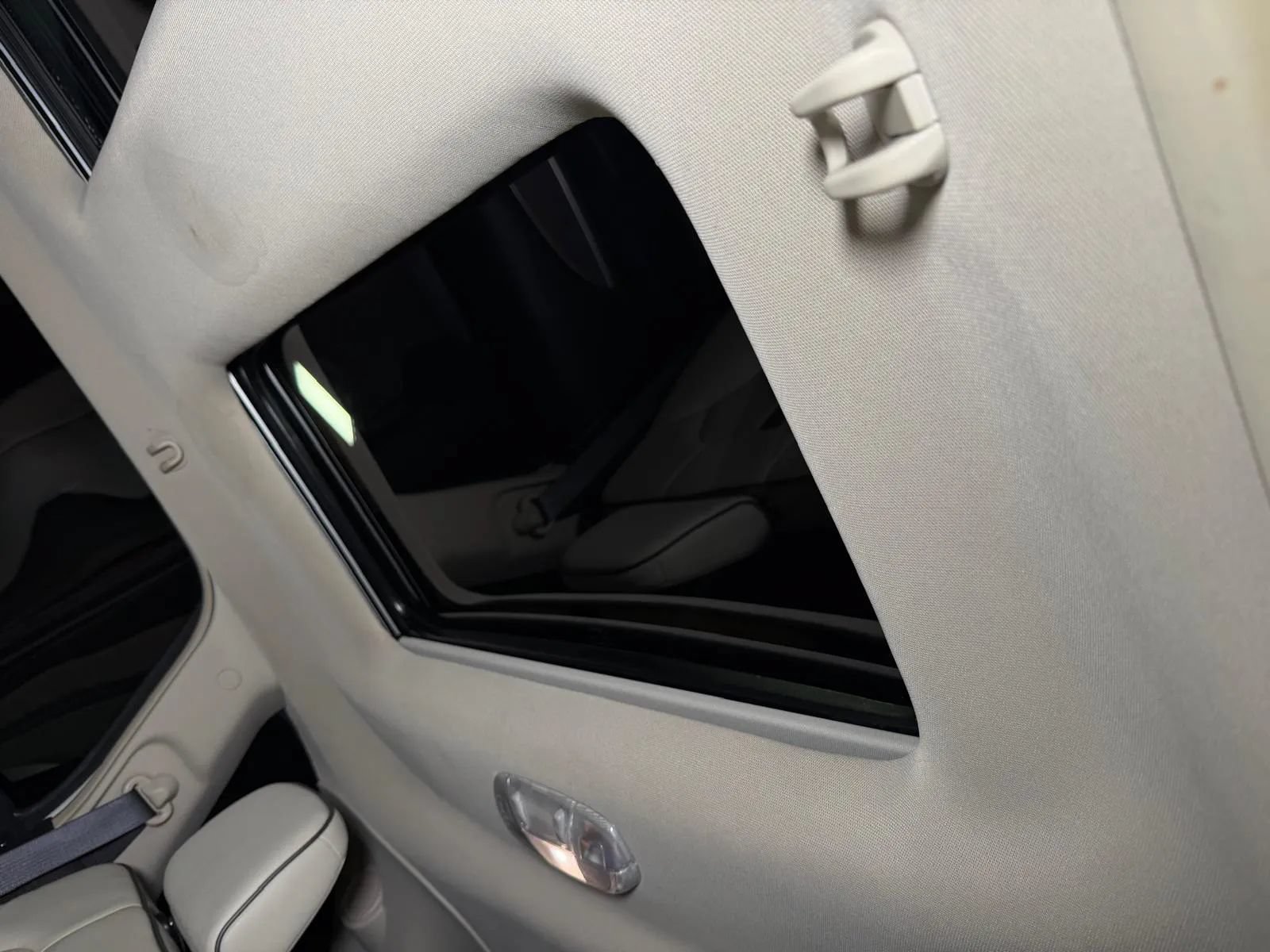 Used 2014 Lincoln MKX FWD w/ Equipment Group 101A image 24