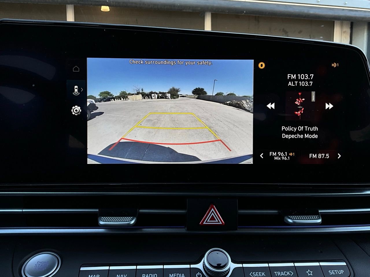 Used 2025 Hyundai Elantra Limited image 35