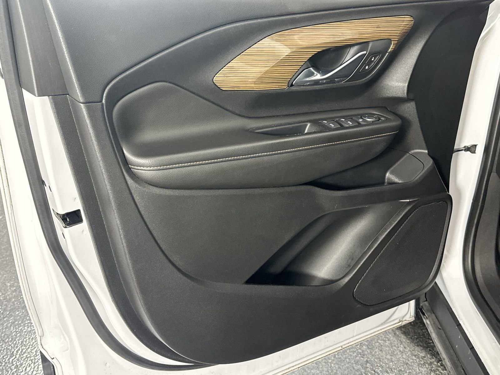 Used 2020 GMC Terrain SLE image 33