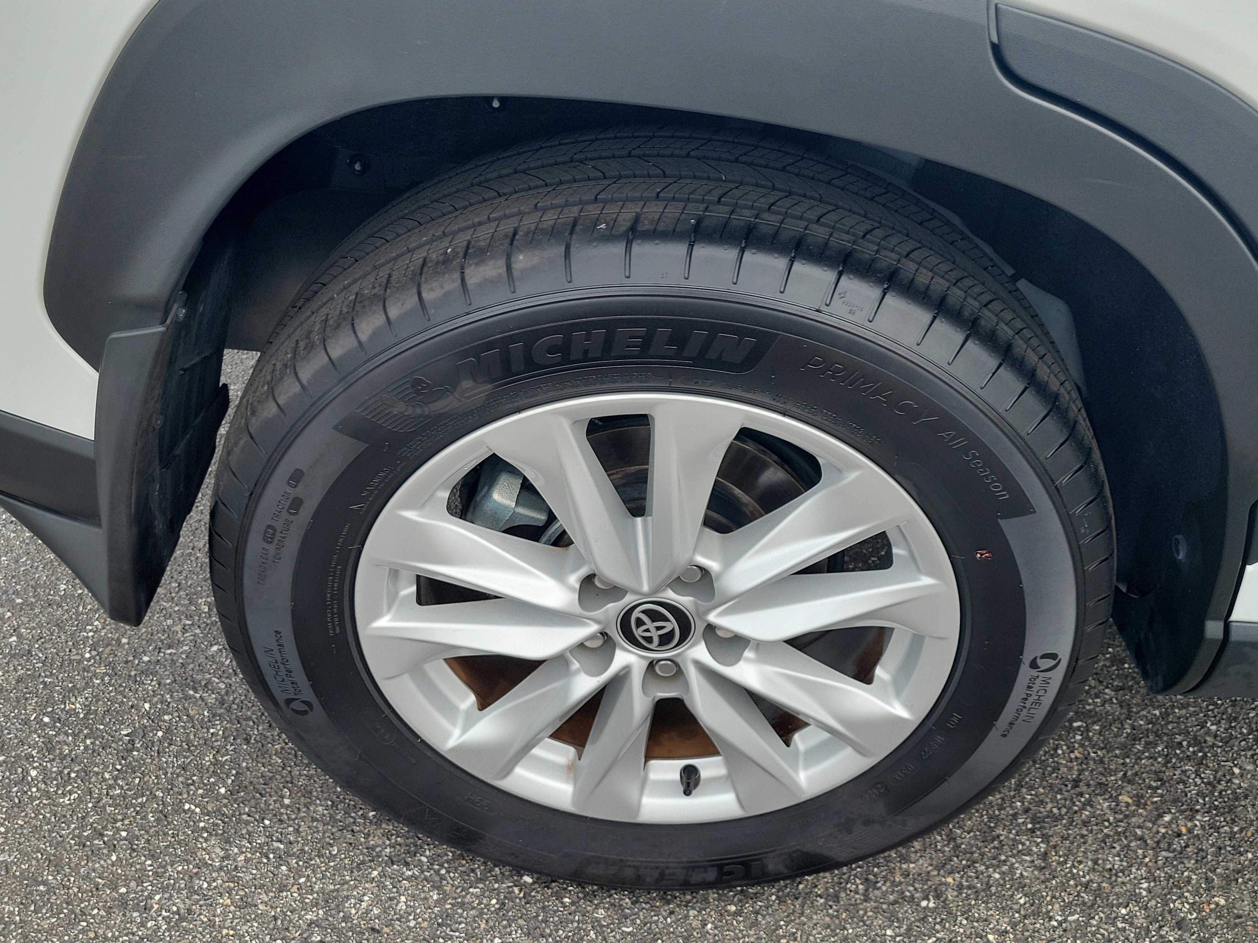 Certified 2024 Toyota Corolla Cross LE FWD image 10