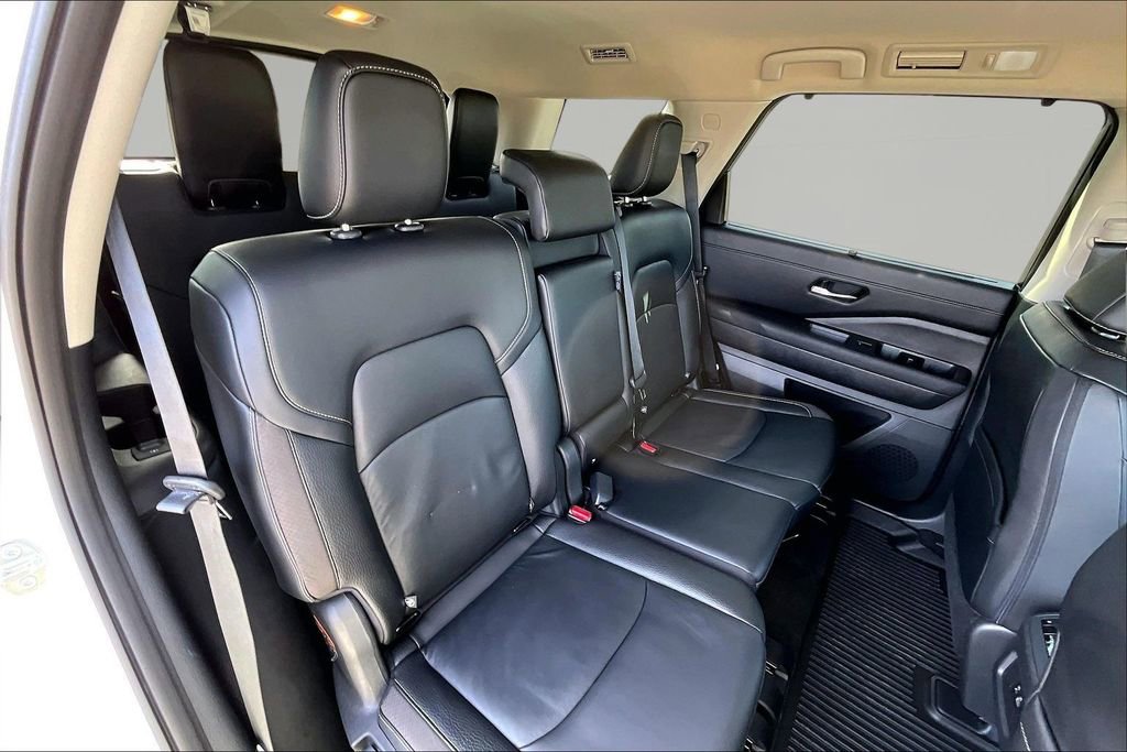 Used 2024 Nissan Pathfinder SL FWD image 27