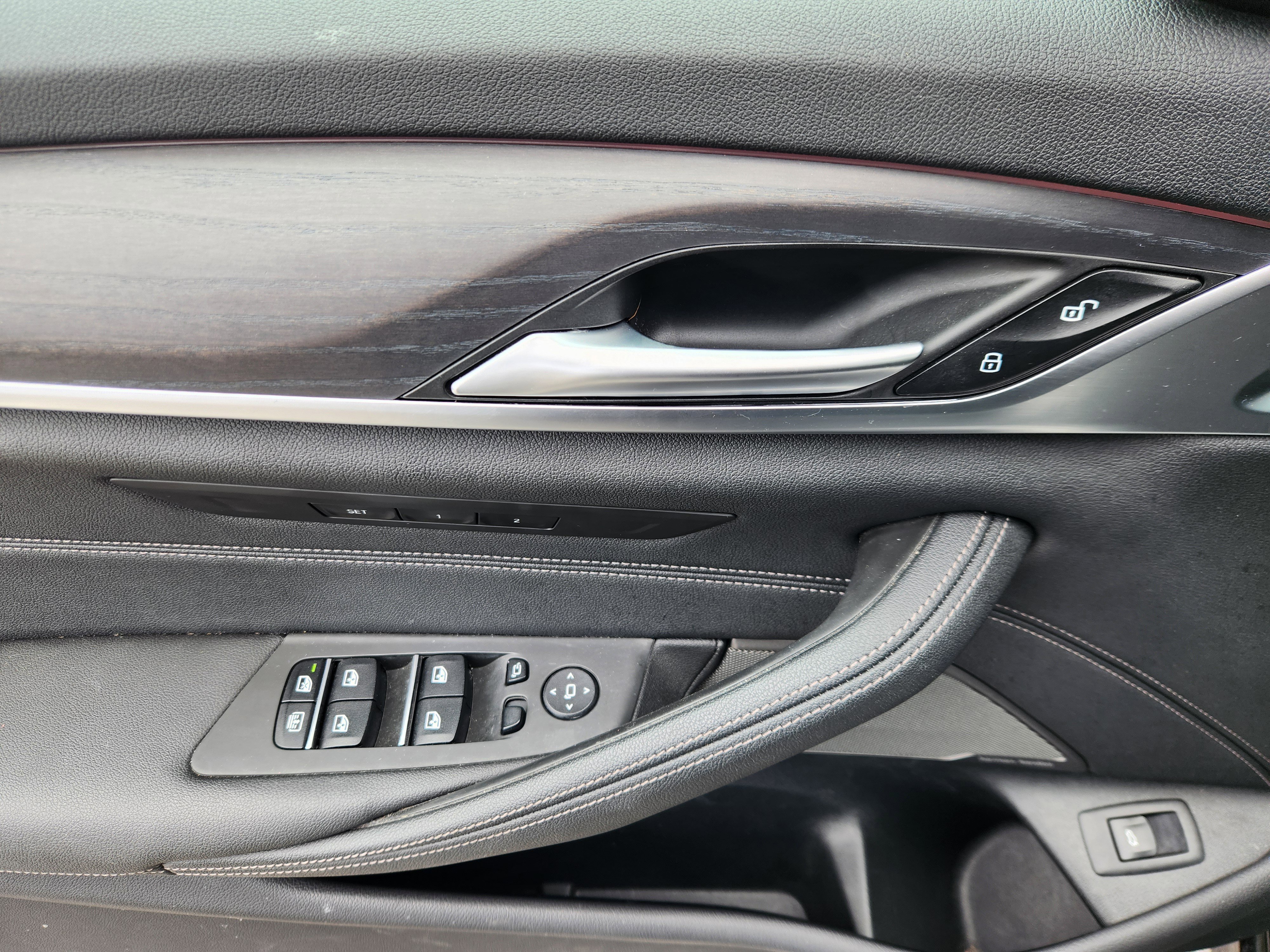 Used 2023 BMW 540i xDrive w/ Executive Package image 19