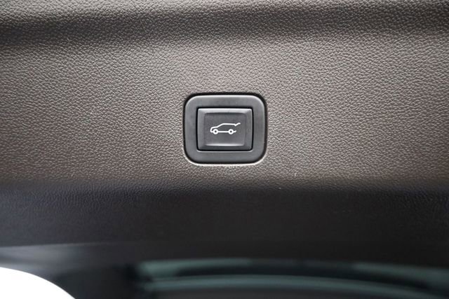Used 2023 GMC Yukon SLT w/ SLT Premium Package AWD/4WD image 34