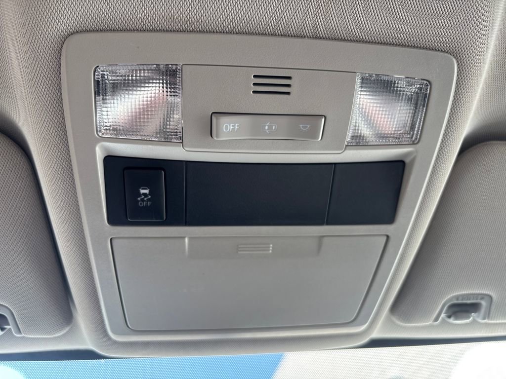 Used 2016 Toyota Tacoma SR5 w/ Towing Package image 14