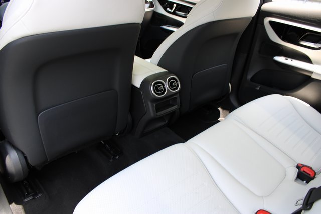 Used 2025 Mercedes-Benz GLC 350e 4MATIC w/ AMG Line image 10