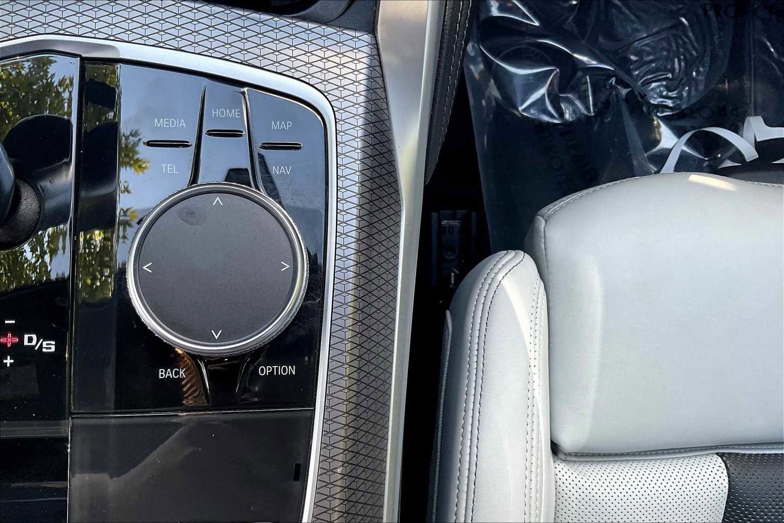 Used 2024 BMW M3 Competition w/ Executive Package image 36