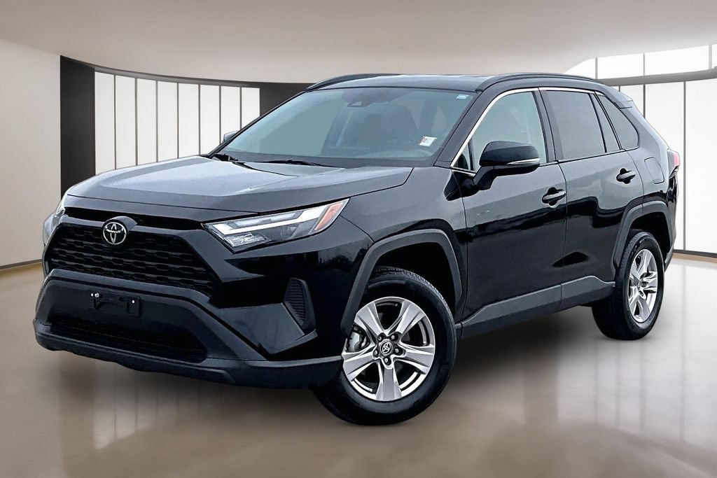 Used 2025 Toyota RAV4 XLE w/ Weather Package