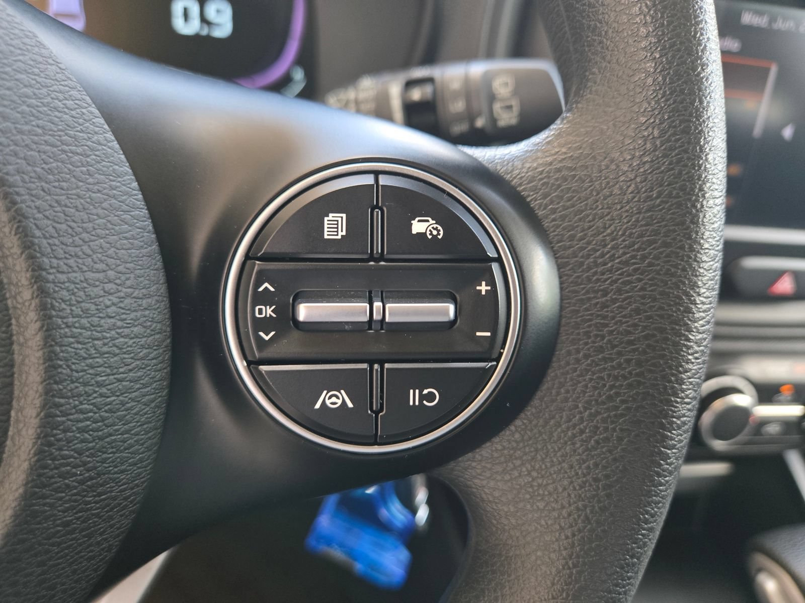 Used 2023 Kia Soul LX w/ Option Group 015 FWD image 13
