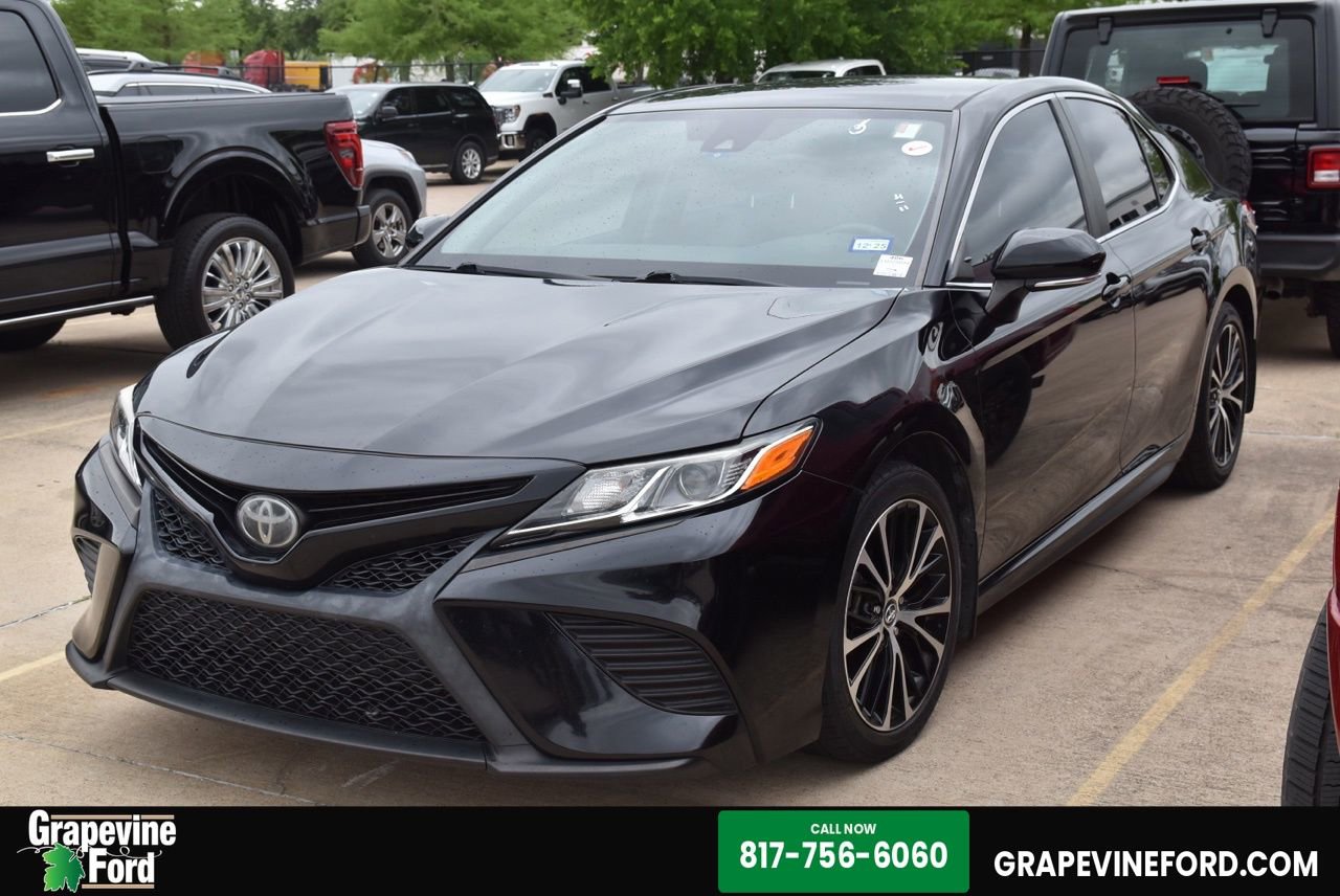 Used 2020 Toyota Camry SE w/ Convenience Package