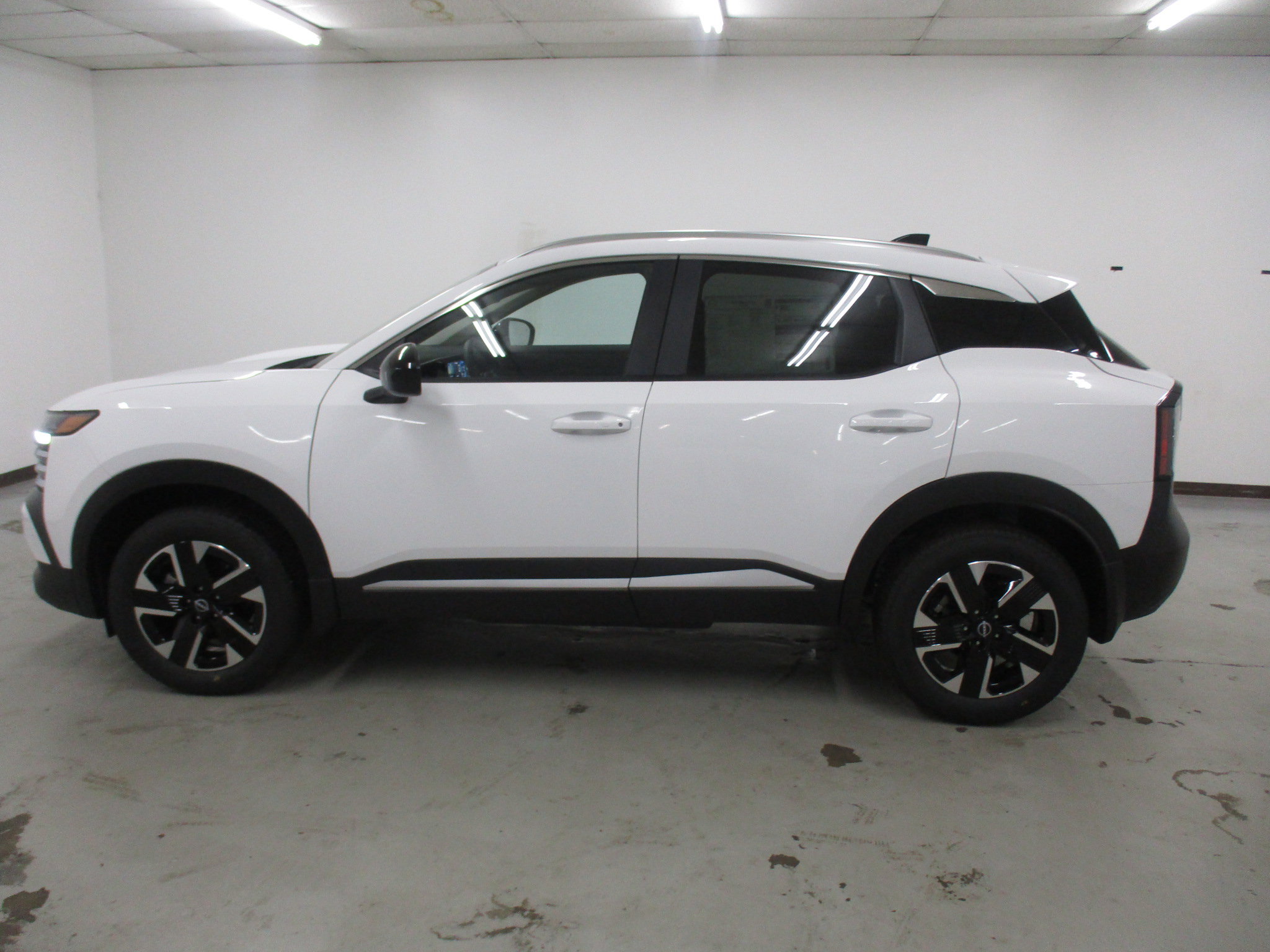New 2026 Nissan Kicks SV w/ SV Premium Package AWD/4WD image 11