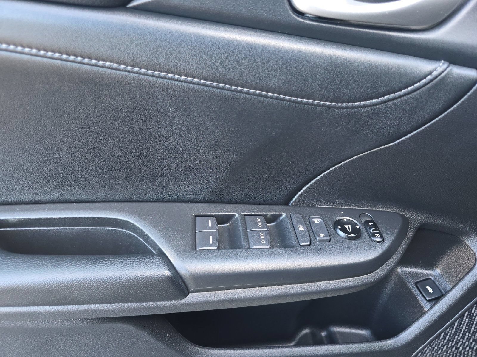 Used 2020 Honda Insight Touring image 10