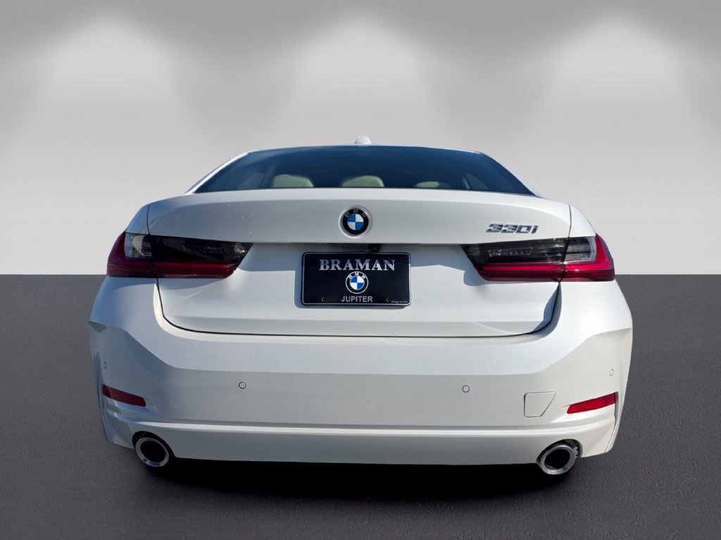 Certified 2024 BMW 330i Sedan w/ Convenience Package RWD image 5