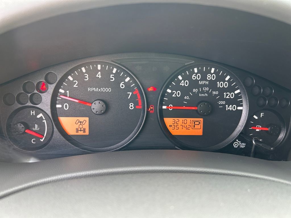 Used 2021 Nissan Frontier SV w/ Midnight Edition Floor Mats image 16