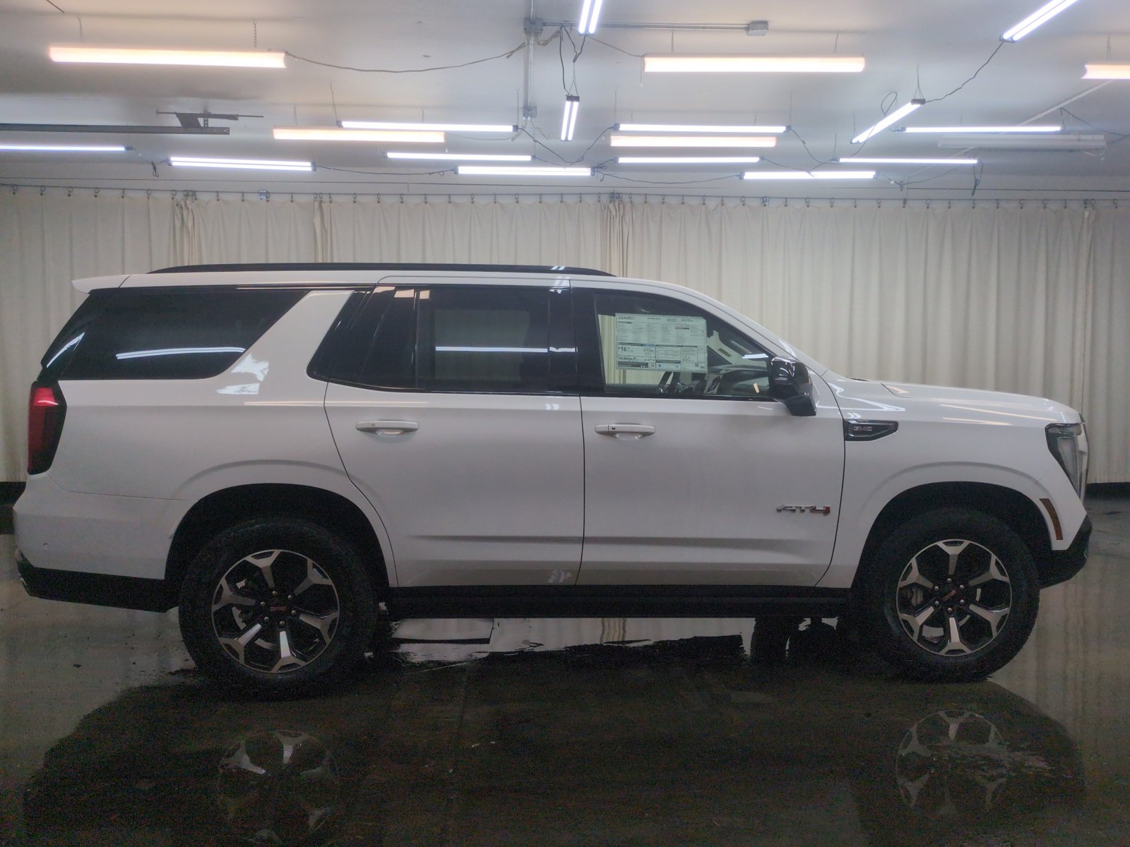 New 2026 GMC Yukon AT4 w/ AT4 Premium Package AWD/4WD image 4