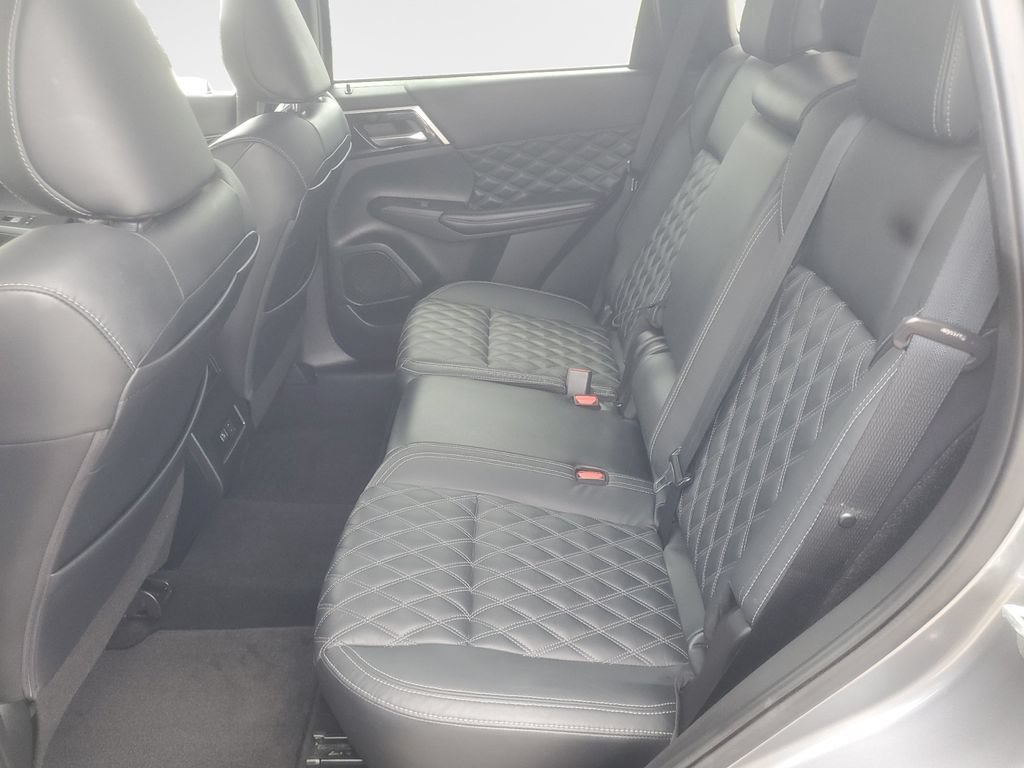 Used 2022 Mitsubishi Outlander SEL AWD/4WD image 21