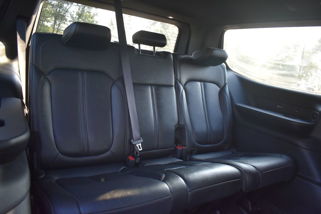 Used 2024 Jeep Wagoneer Series III AWD/4WD image 18