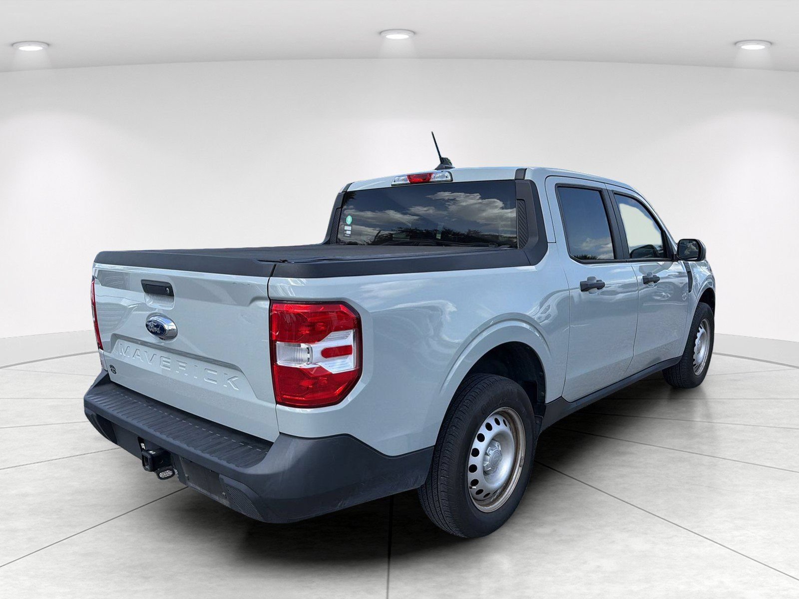 Used 2022 Ford Maverick XL FWD image 4