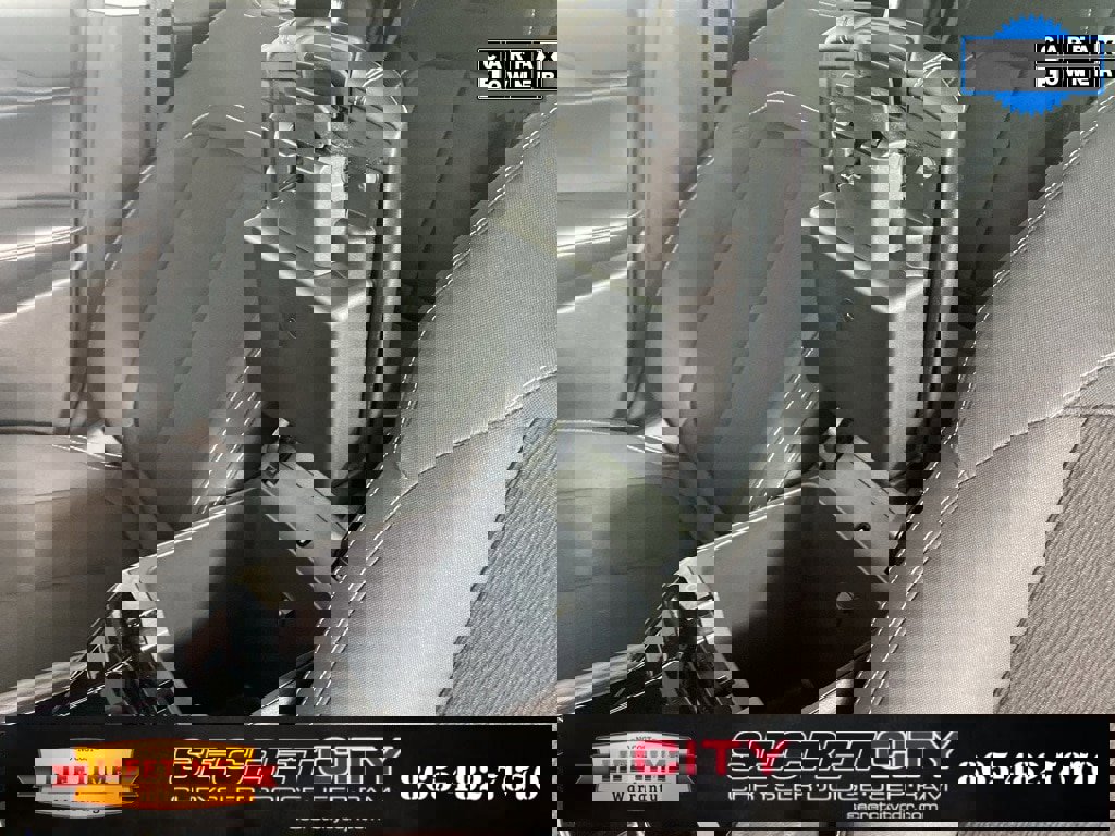 Used 2023 Jeep Grand Cherokee Laredo image 24