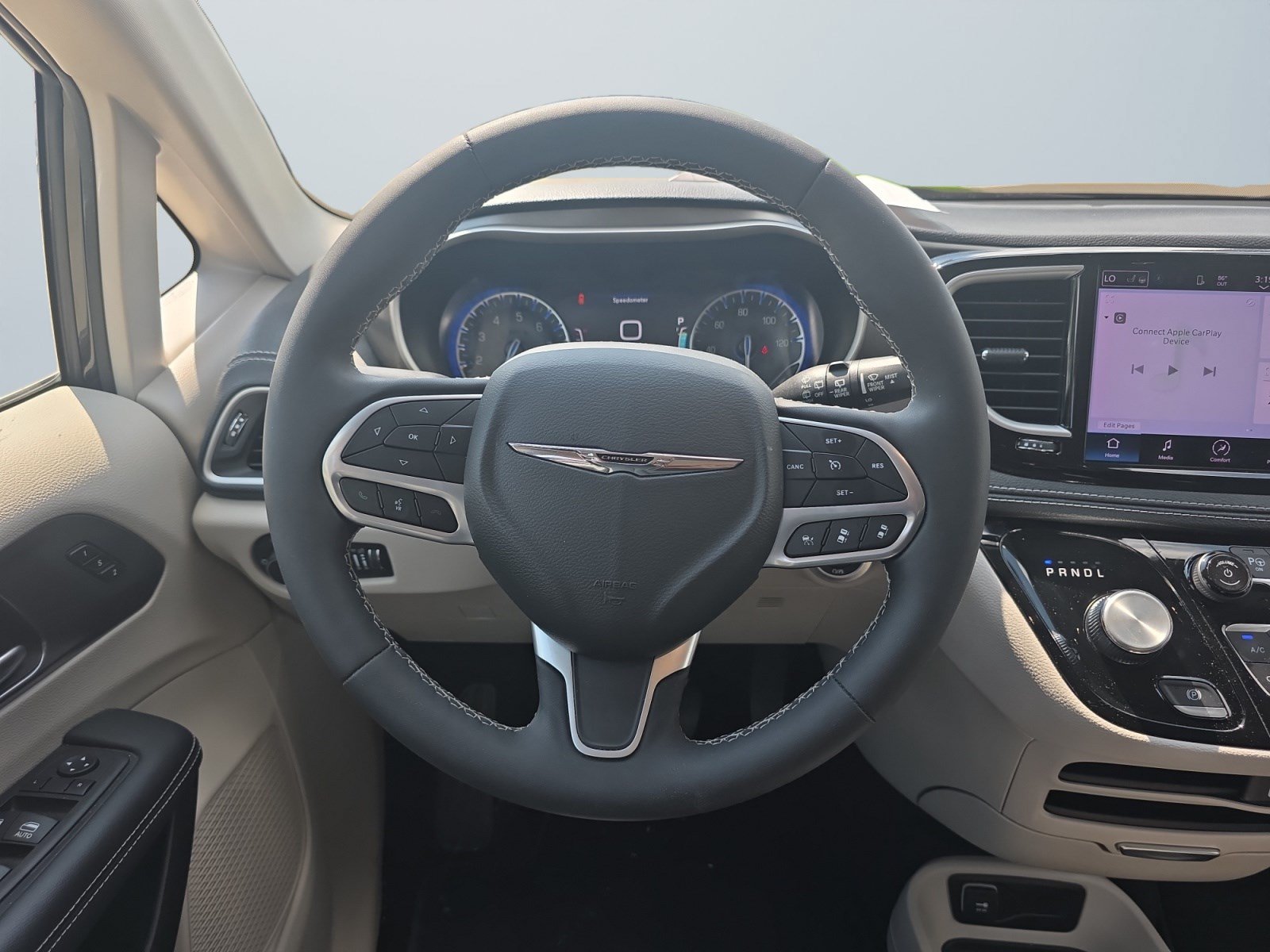 Used 2023 Chrysler Pacifica Touring-L AWD/4WD image 14