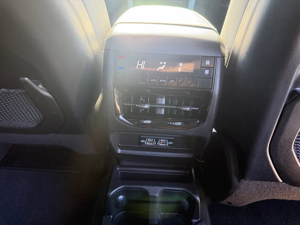 Used 2025 Jeep Grand Cherokee L Laredo RWD image 36