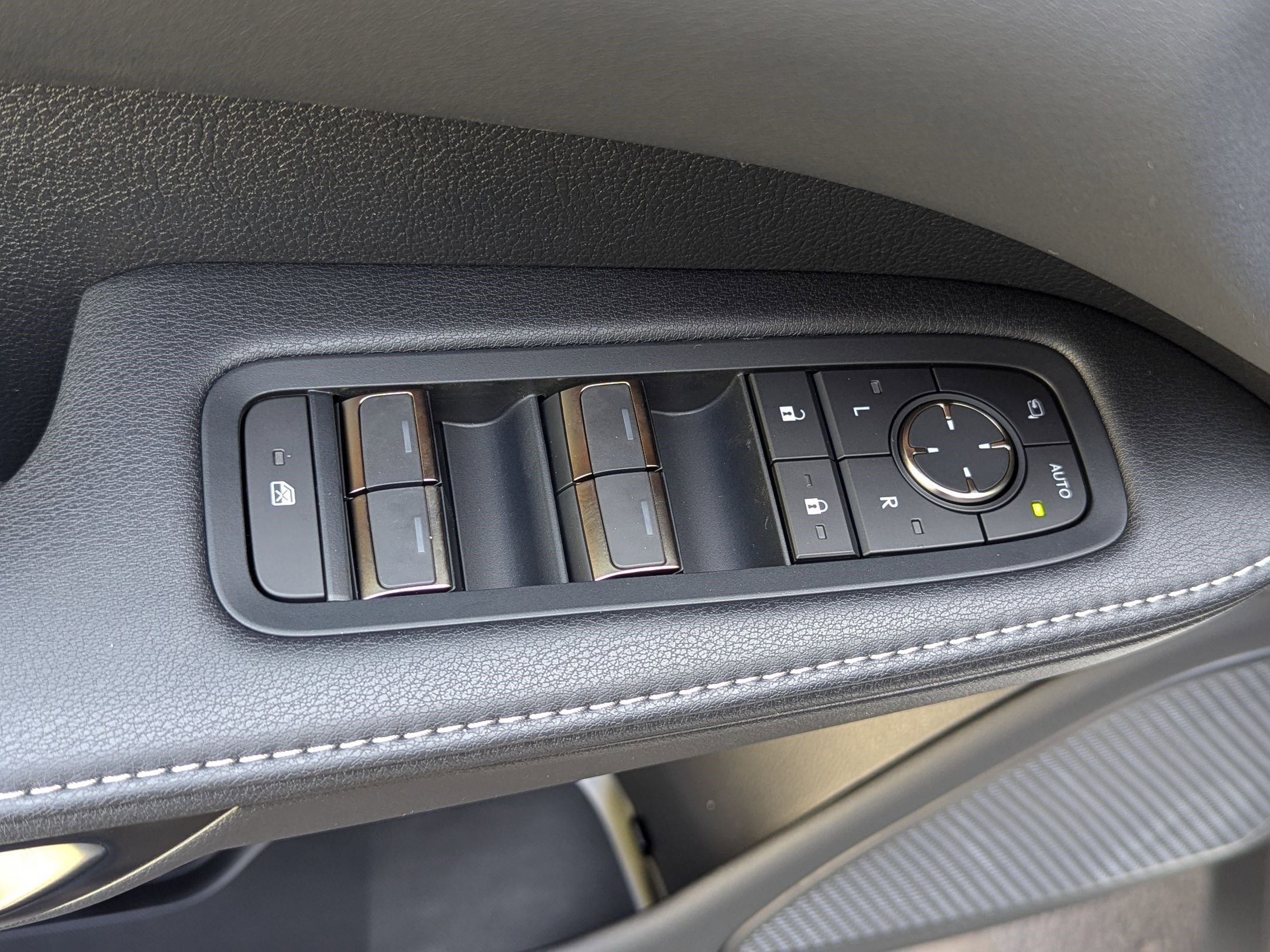 New 2025 Lexus RX 350 AWD image 22