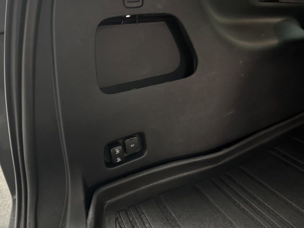 Used 2019 Ford Edge Titanium w/ Equipment Group 301A image 32