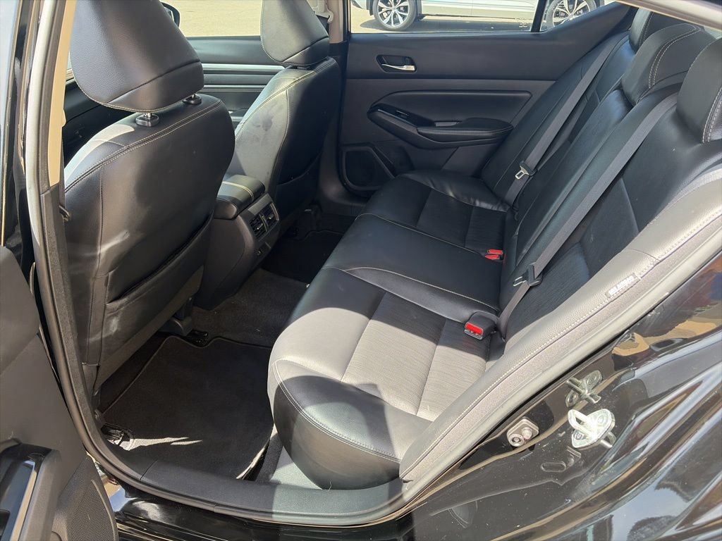 Used 2020 Nissan Altima 2.5 SL FWD image 11