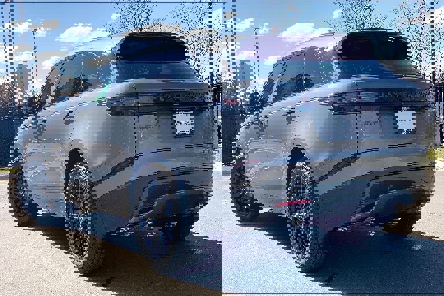 New 2026 Land Rover Range Rover Velar Dynamic SE image 12