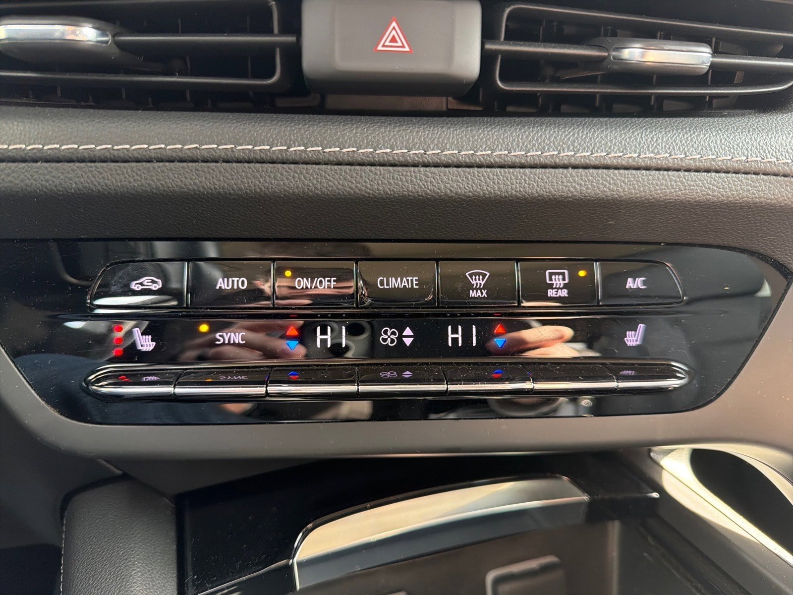 Used 2023 Buick Envision Essence AWD/4WD image 13