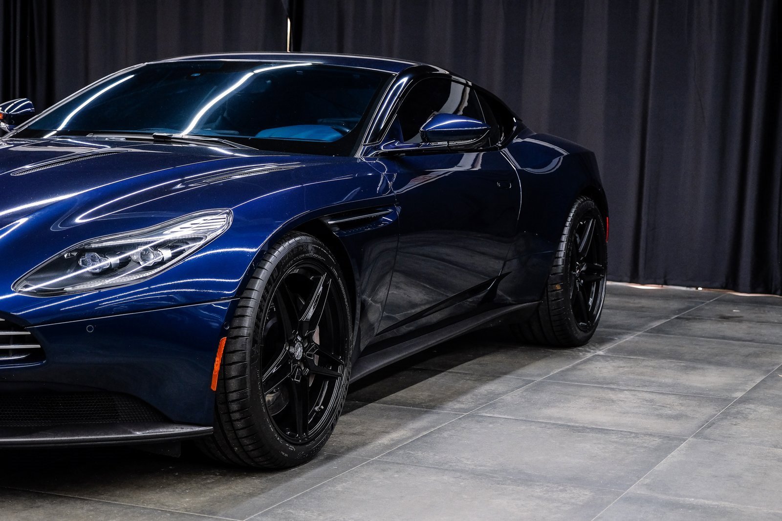 Used 2018 Aston Martin DB11 V12 image 7