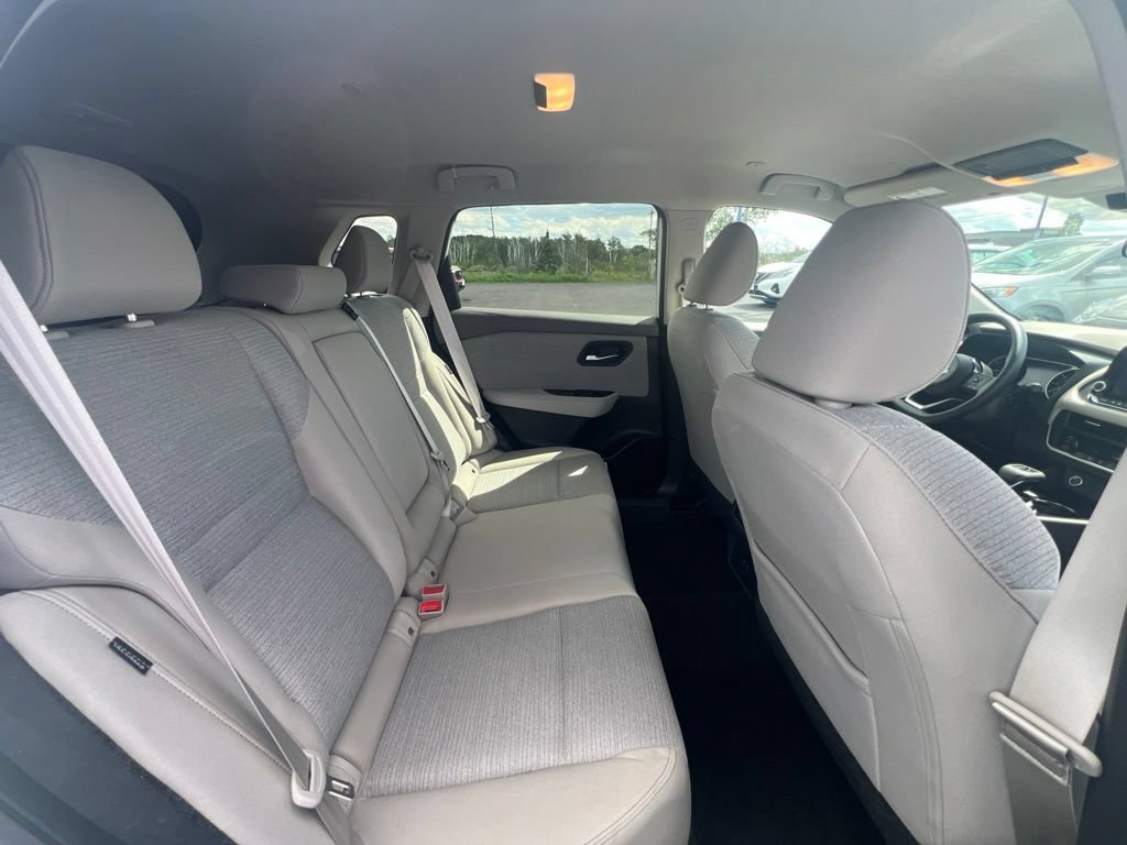 Used 2023 Nissan Rogue SV AWD/4WD image 11