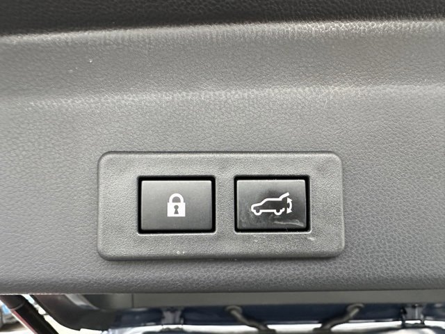 Used 2023 Subaru Ascent Premium w/ Convenience Package image 24