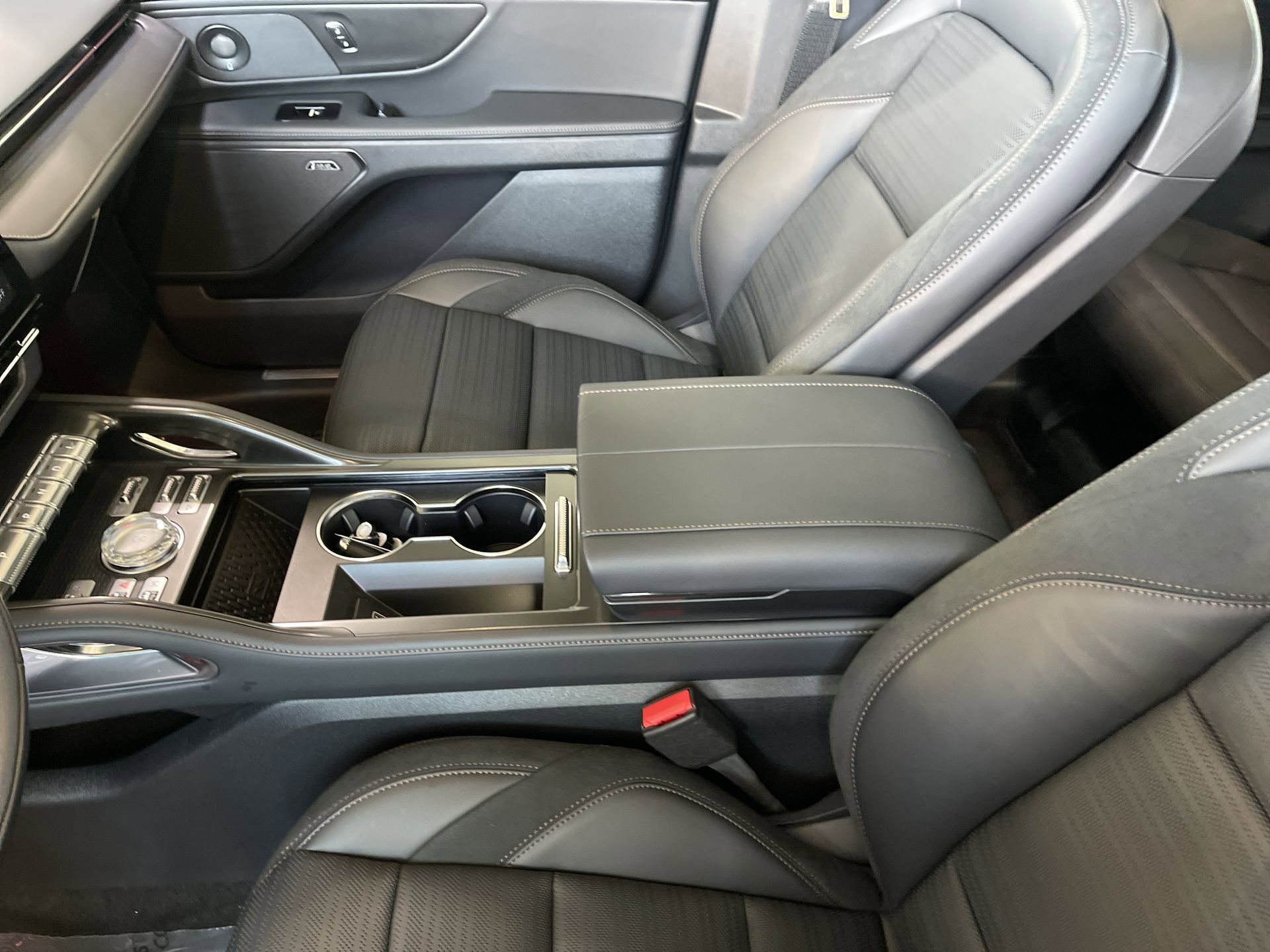 New 2024 Lincoln Nautilus Reserve w/ Equipment Group 202A image 26