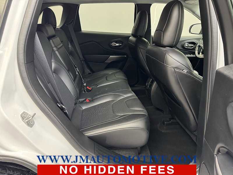 Used 2019 Jeep Cherokee Limited image 18