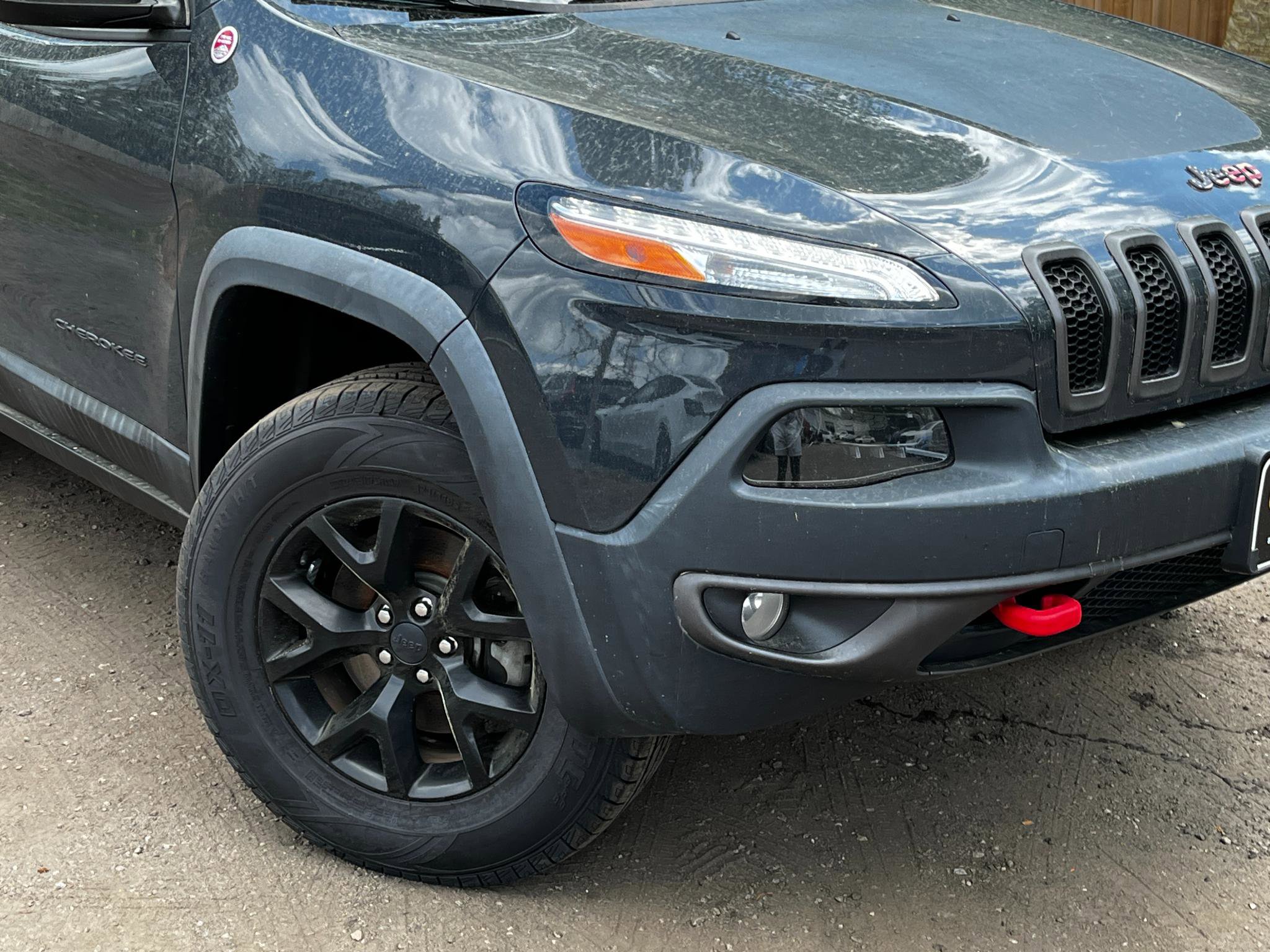 Used 2017 Jeep Cherokee Trailhawk w/ Comfort/Convenience Group image 2