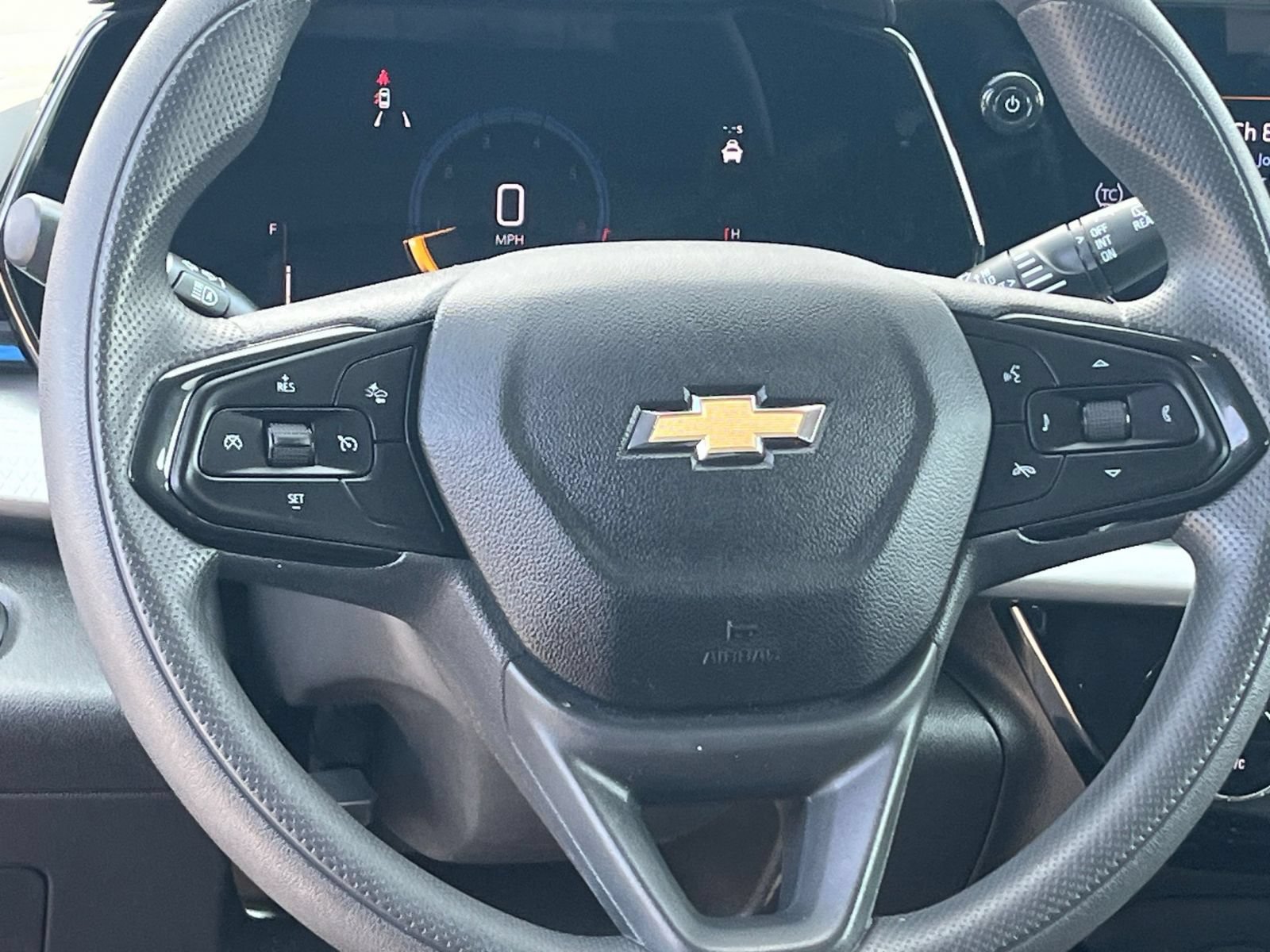 Used 2025 Chevrolet Trax LT FWD image 29