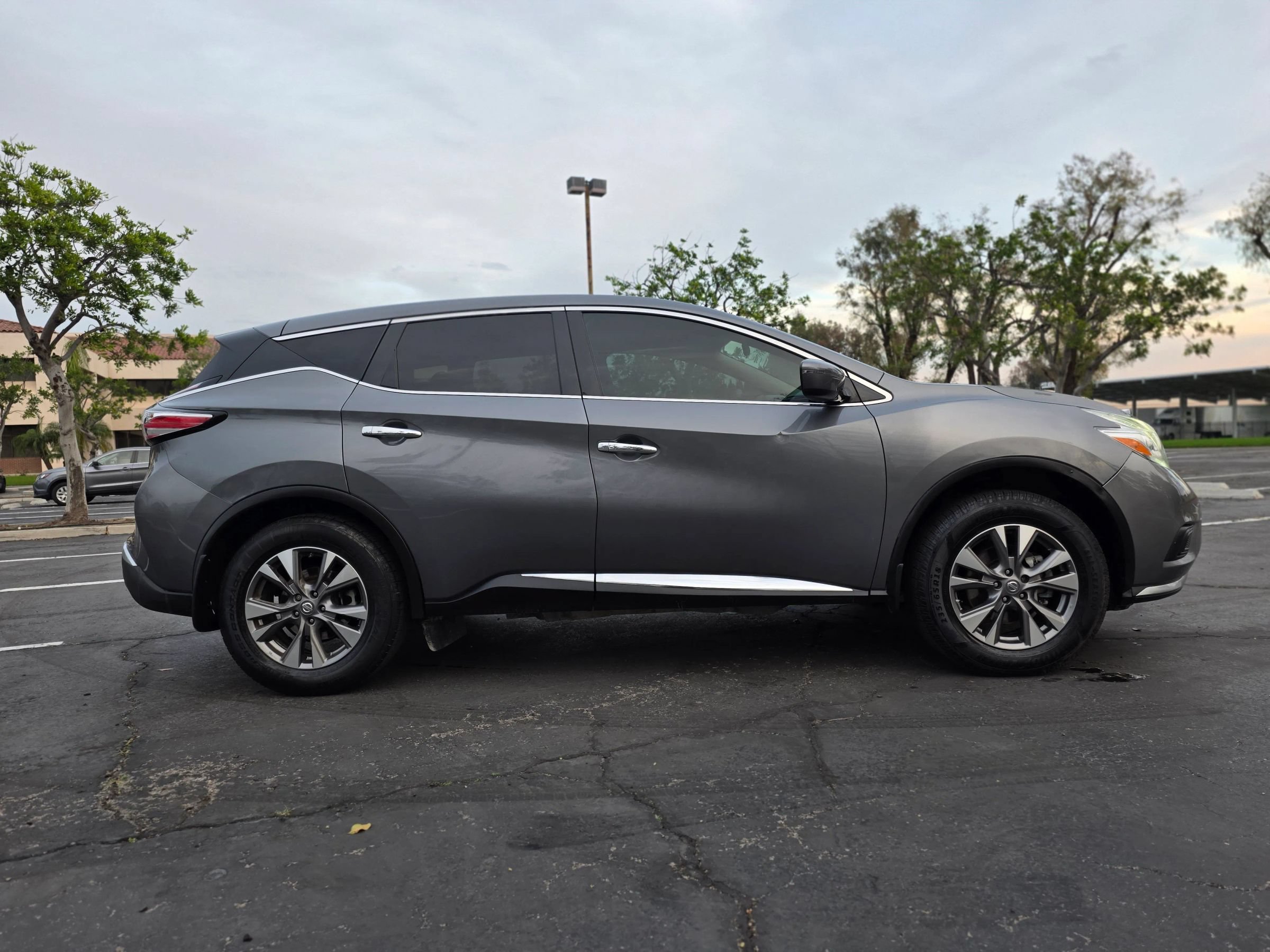 Used 2017 Nissan Murano S w/ Navigation Package FWD image 3