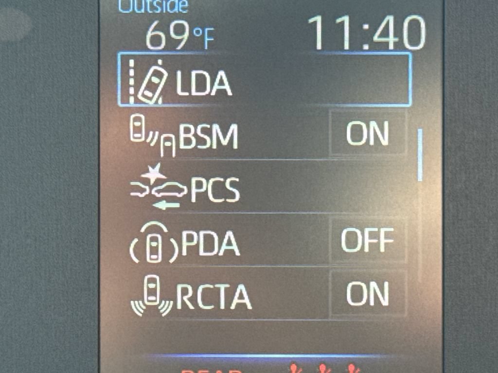 Used 2023 Toyota Corolla SE w/ SE Premium Package FWD image 18