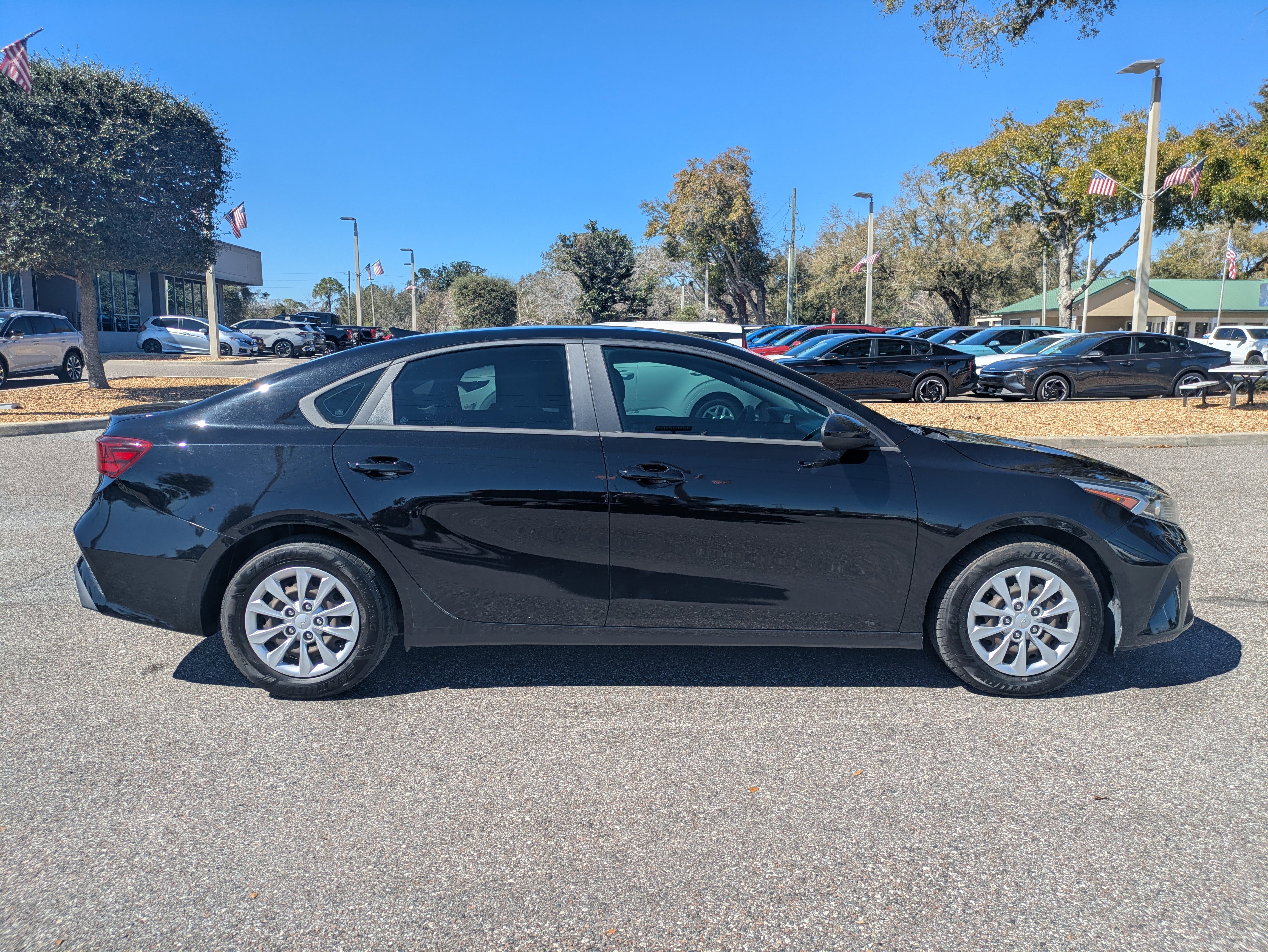 Certified 2022 Kia Forte Sedan image 3