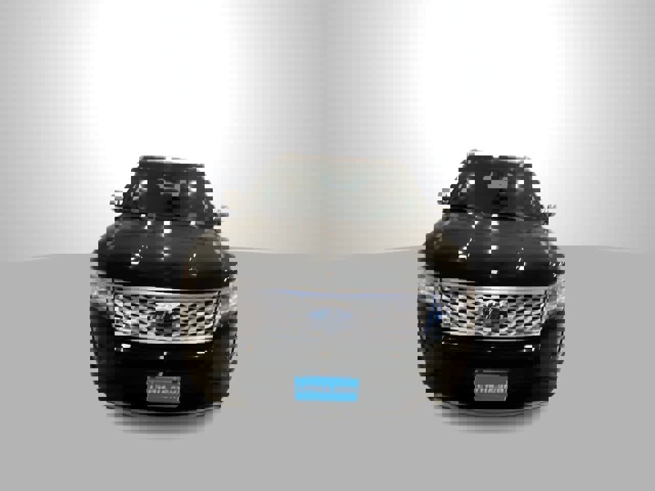 Used 2017 Ford Explorer Platinum image 3