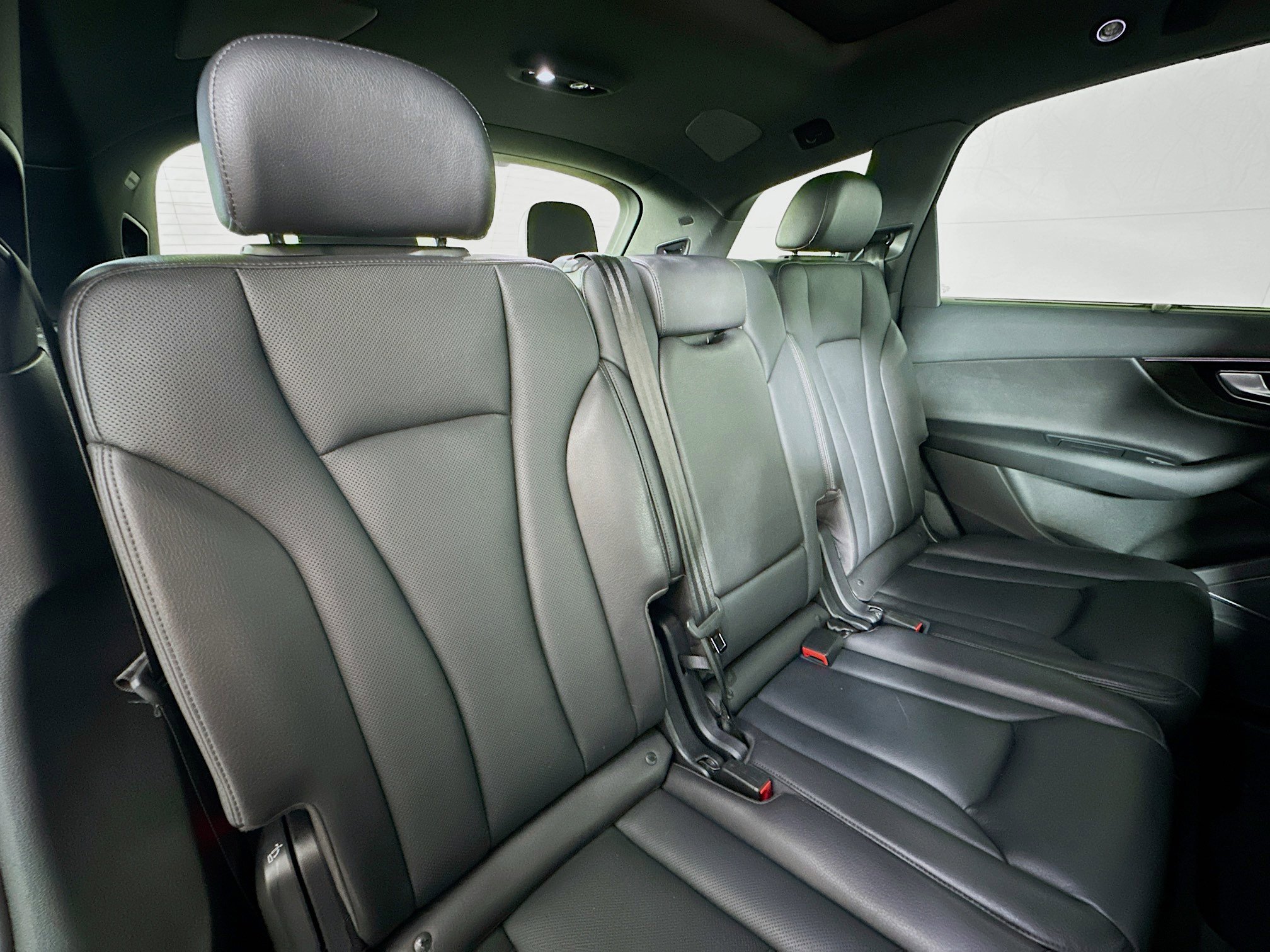 Used 2018 Audi Q7 3.0T Prestige w/ Prestige Package AWD/4WD image 29