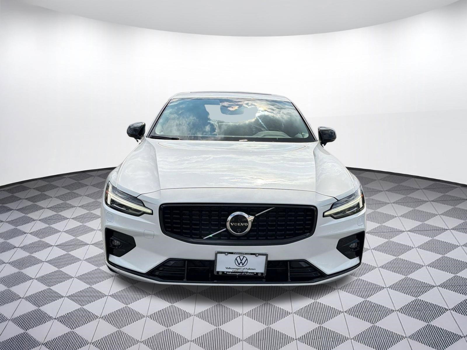 Used 2024 Volvo S60 B5 Plus AWD/4WD image 6