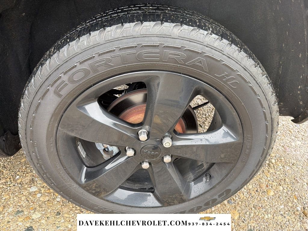 Used 2015 Jeep Grand Cherokee Altitude AWD/4WD image 34