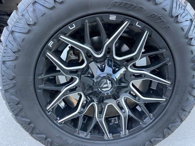 Used 2016 Chevrolet Silverado 2500 High Country w/ Duramax Plus Package AWD/4WD image 15