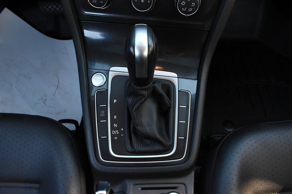 Used 2021 Volkswagen Golf 4-Door image 39