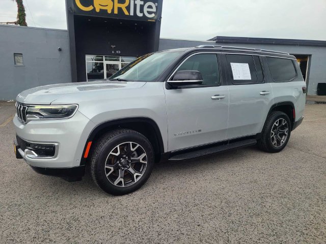Used 2023 Jeep Wagoneer Series III w/ Preferred Equipment Group AWD/4WD image 2